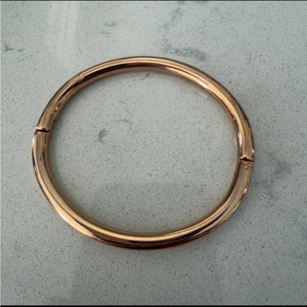 Signed Milor Italy Gold-Tone Stainless Steel Hinged Bangle Bracelet 2⅛" x 2⅜"